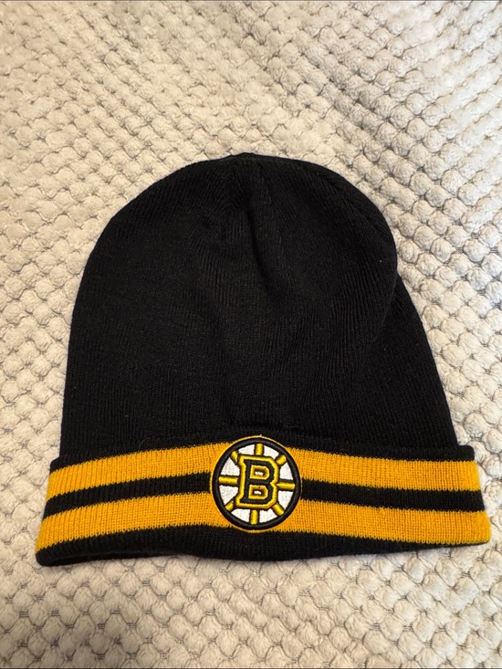 Other - Boston Bruins Knit Beanie - Black & Gold